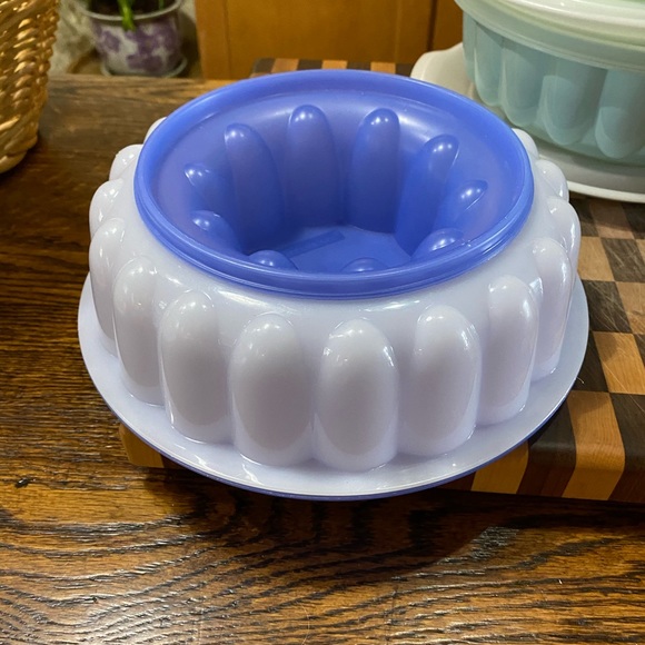 TUPPERWARE JELLO MOLD RINGS PRICE IS EACH - Picture 6 of 7